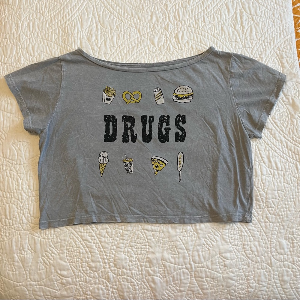 Graphic crop top tee